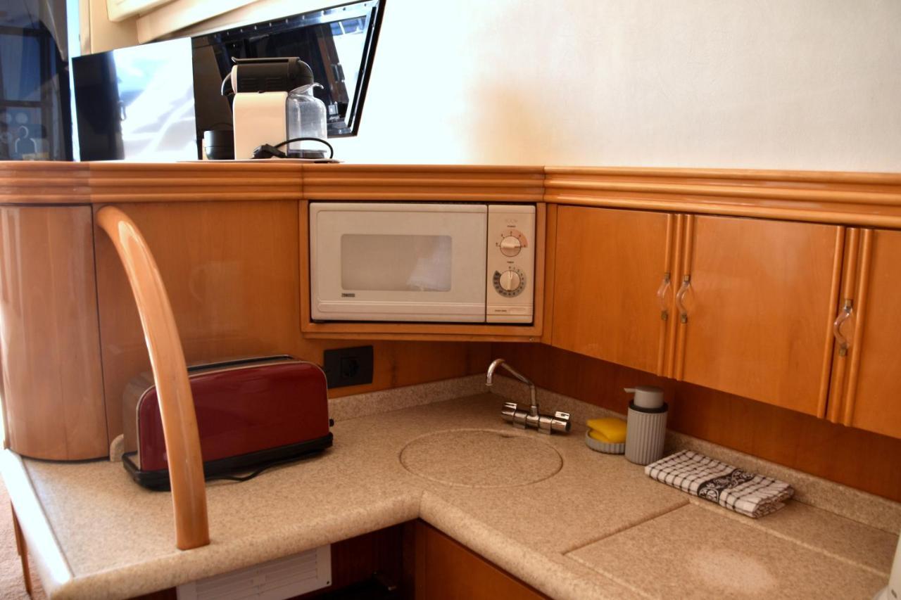 Luxury Yacht Kamikara Hotel San Miguel de Abona Buitenkant foto
